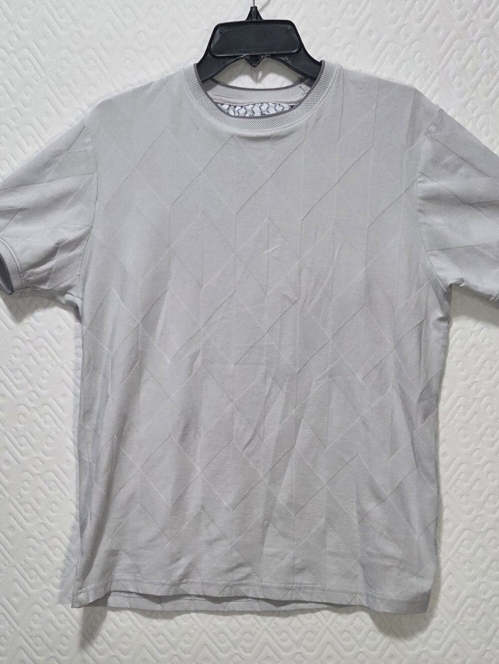Denim & Flower Ricky Singh Men's Gray Diamond Pane Knit Crew Neck T-Shirt Medium